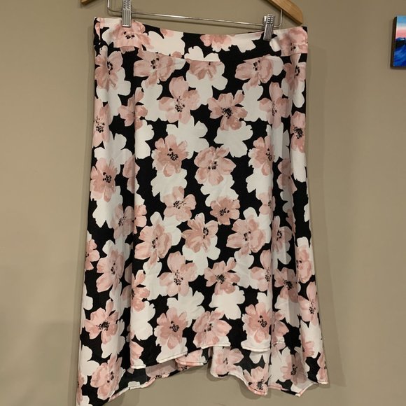 Floral Circle Skirts - Picture 3 of 3